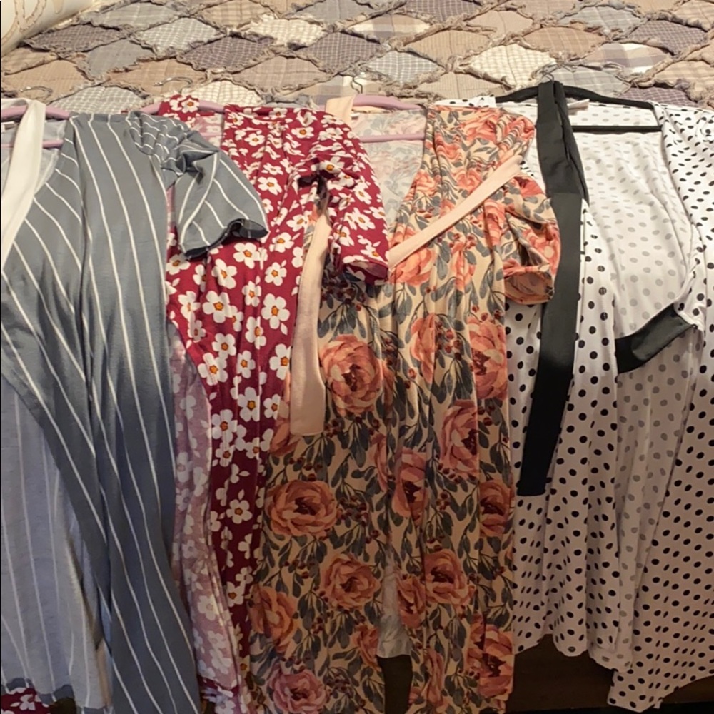 Bundle of 4 Michelle’s medium and large